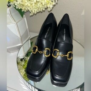 Marc Fisher Women's Harlae Pump, black with goldtone hardware